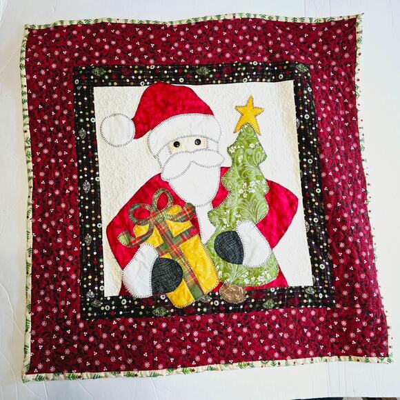 Quilted Santa Christmas Hanging Holiday Quilt - Picture 1 of 12